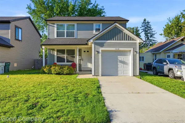 1218 E Bernhard Avenue, HazelPark, MI 48030