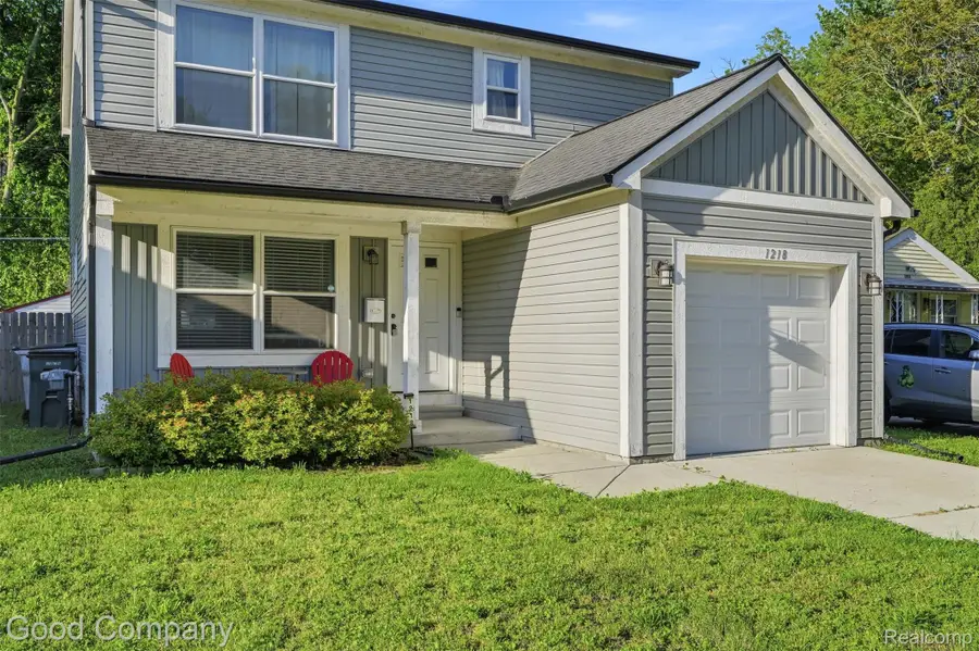 1218 E Bernhard Avenue, Hazel Park, MI 48030 - #3
