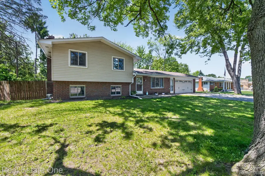 2259 Carlos Drive, Waterford, MI 48327 - #2