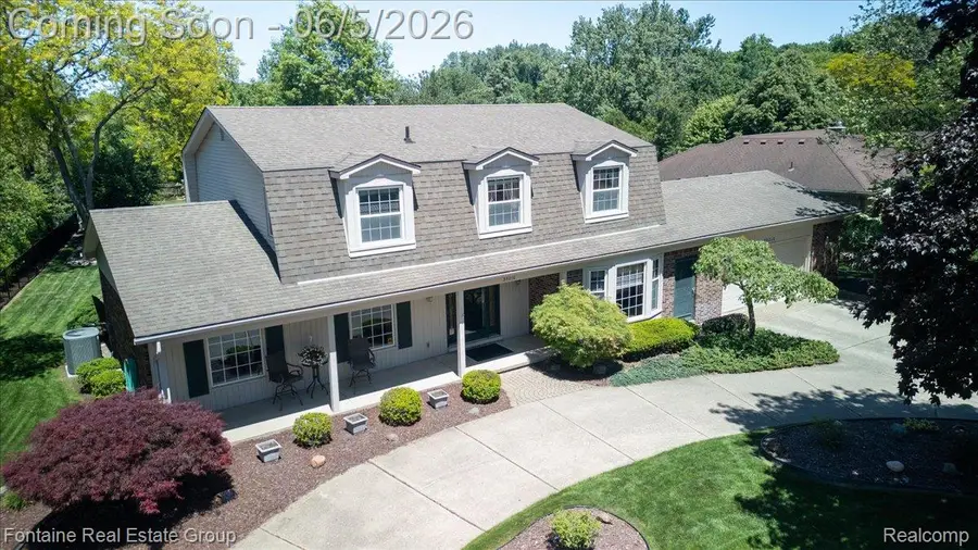 35210 Lancashire Road, Livonia, MI 48152 - #2