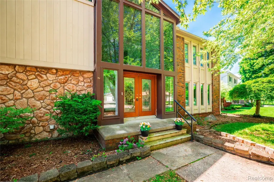 8027 Berkshire Drive, Grosse Ile, MI 48138 - #3