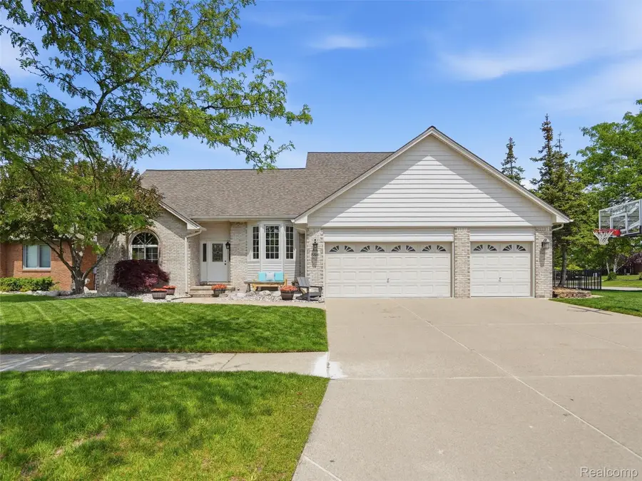 15581 Spiceway, Fraser, MI 48026 - #2