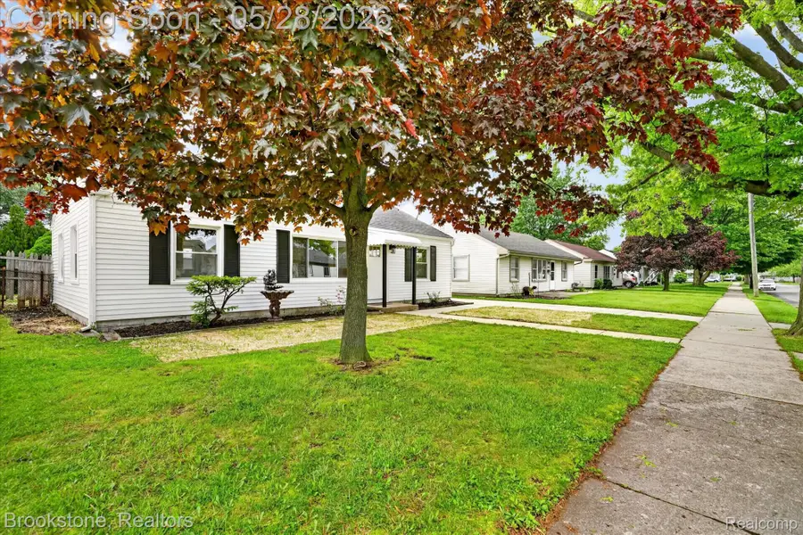 26304 Barnes Street, Roseville, MI 48066 - #2