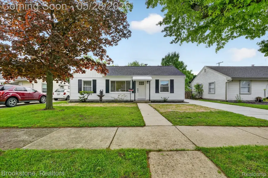 26304 Barnes Street, Roseville, MI 48066 - #3