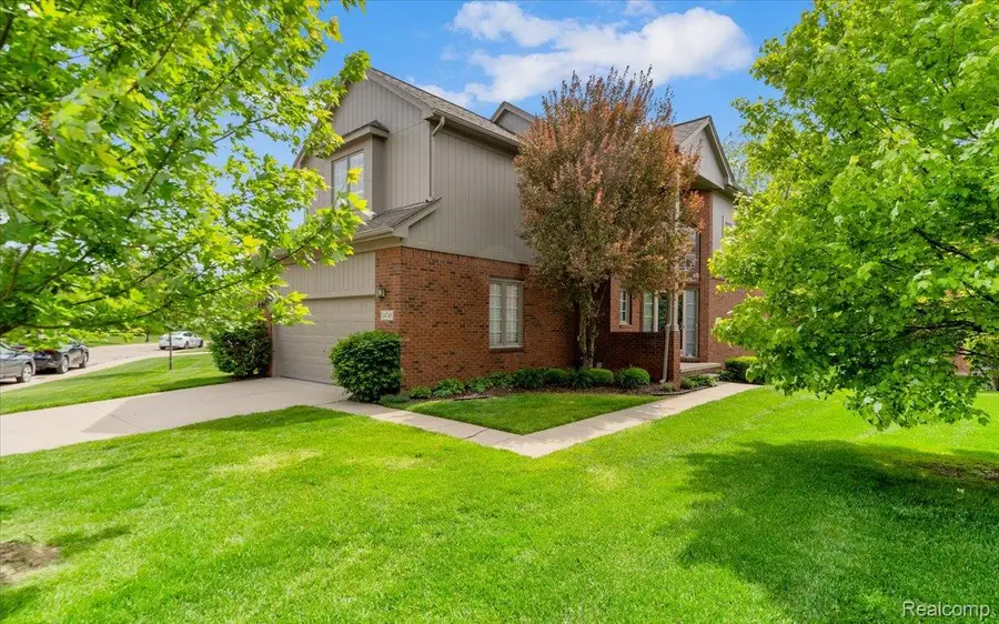 54745 Four Seasons Drive, Utica, MI 48316 - #3