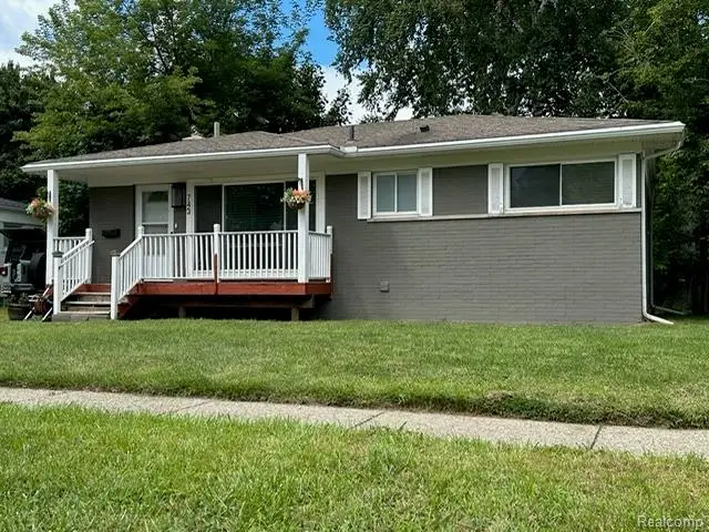 743 E Summit Street, Milford, MI 48381 - #1