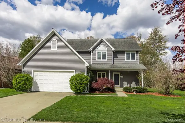 910 Hunter Court, Marysville, MI 48040