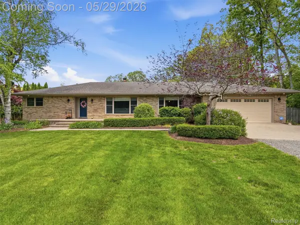 10839 9 Mile Road, WhitmoreLake, MI 48189