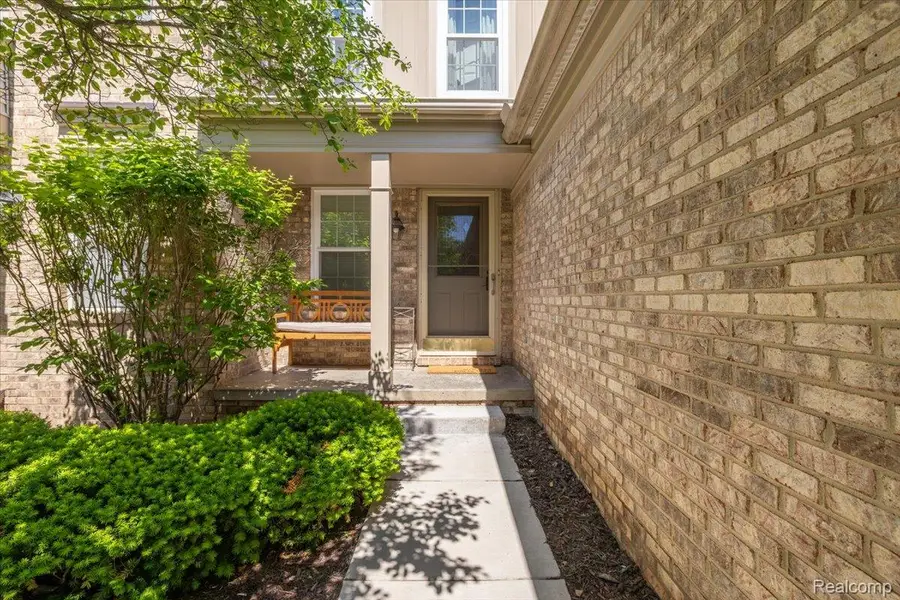 4472 Hunters Circle E, Canton, MI 48188 - #2