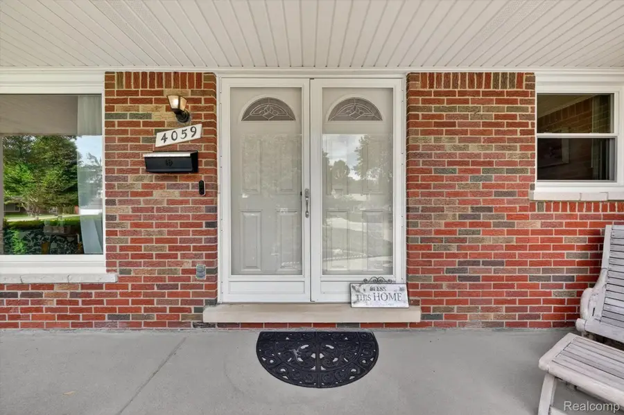 4059 Gatesford Circle Drive, Troy, MI 48085 - #2