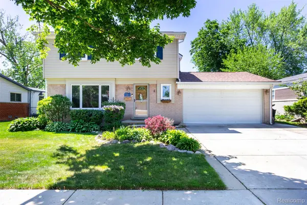 919 Elmsford Drive, Clawson, MI 48017