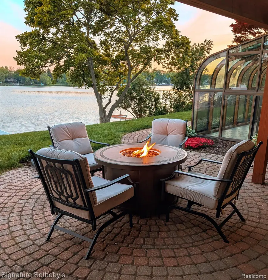 2497 W Walton Boulevard, Waterford, MI 48329 - #3