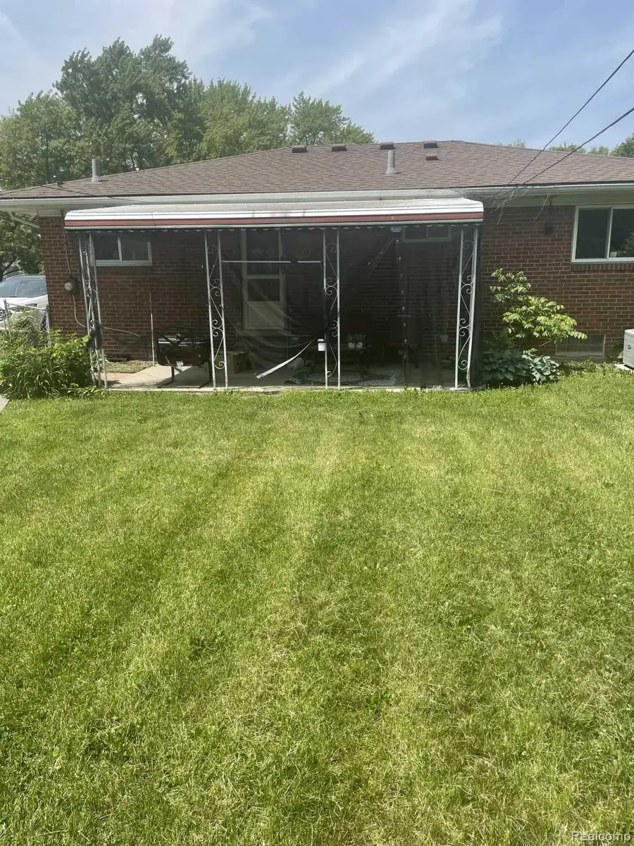 23672 Wellington Avenue, Warren, MI 48089 - #3