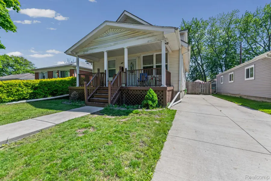 1127 Detroit Avenue, Lincoln Park, MI 48146 - #2