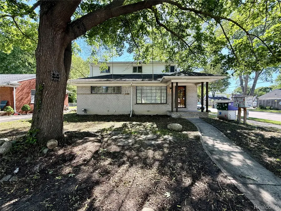 23400 Seneca Street, Oak Park, MI 48237 - #2