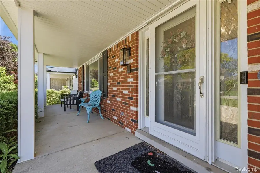 52448 Belle Arbor, Utica, MI 48316 - #3