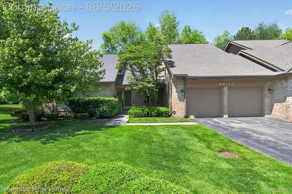 29711 Nova Woods Drive, Farmington, MI 48331