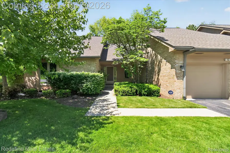 29711 Nova Woods Drive, Farmington, MI 48331 - #2