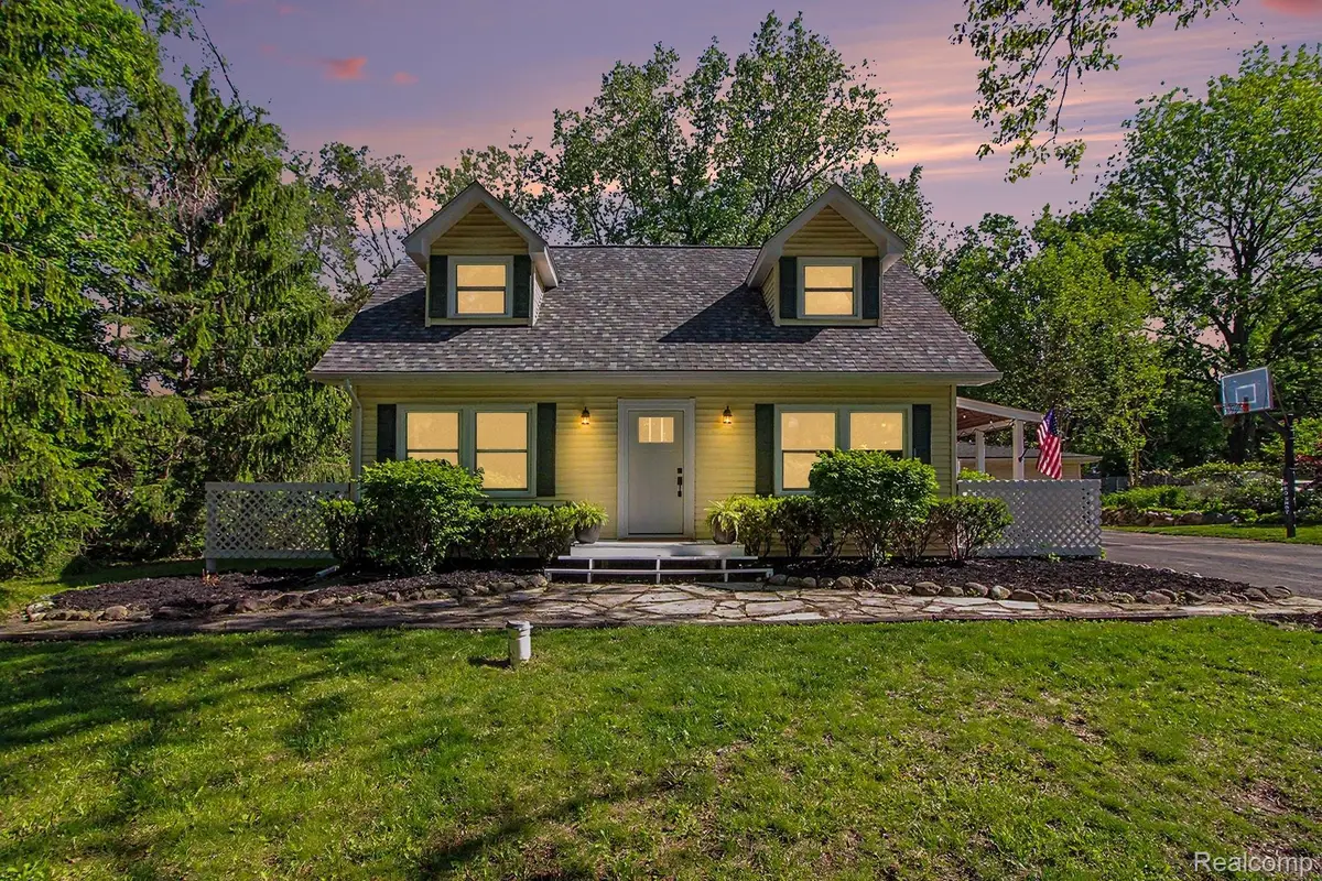 5070 W Harvard Avenue, Clarkston, MI 48348 - #1