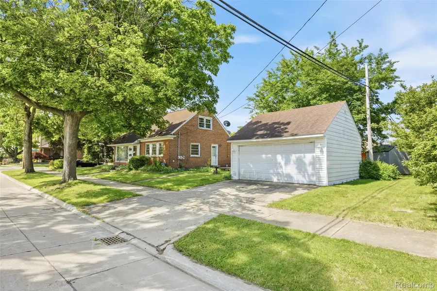 5041 Payne Avenue, Dearborn, MI 48126 - #2