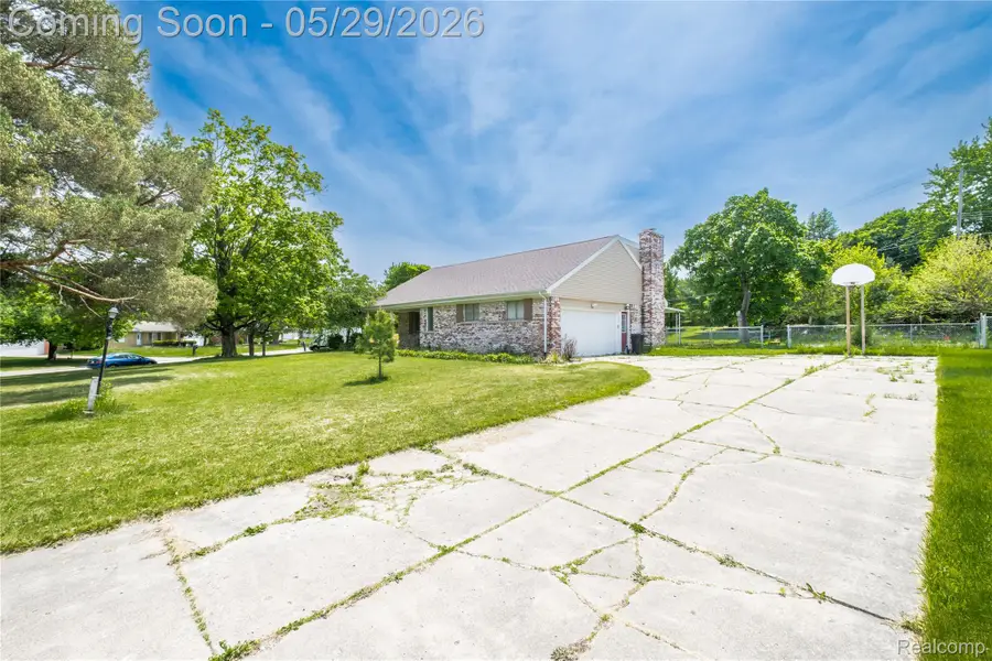 5444 Mary Ann Court, Grand Blanc, MI 48439 - #3