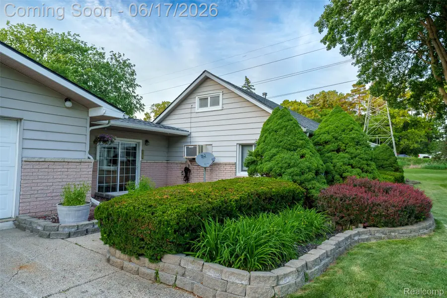 921 E Northfield Avenue, Pontiac, MI 48340 - #3