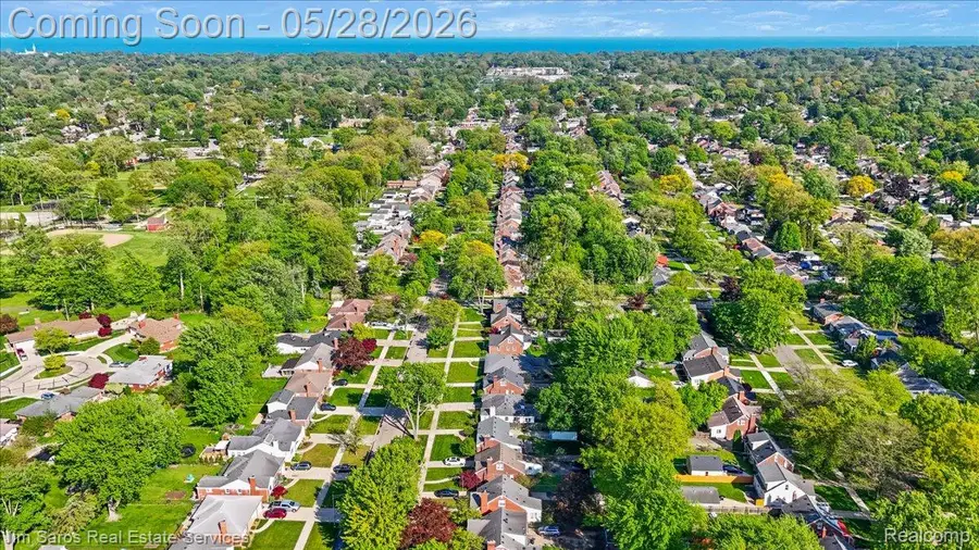 21252 Huntington Avenue, Harper Woods, MI 48225 - #3