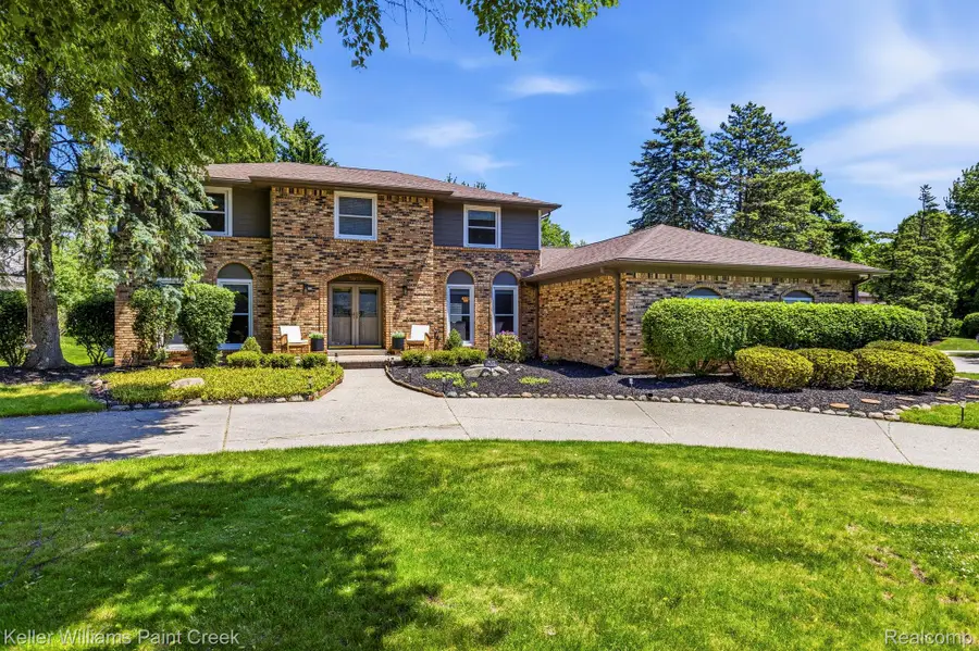 1675 Kilburn Road N, Rochester Hills, MI 48306 - #2