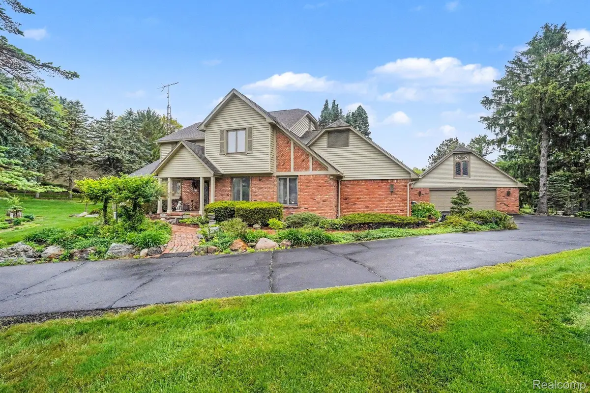 10391 Hills Lane Drive, Goodrich, MI 48438 - #1