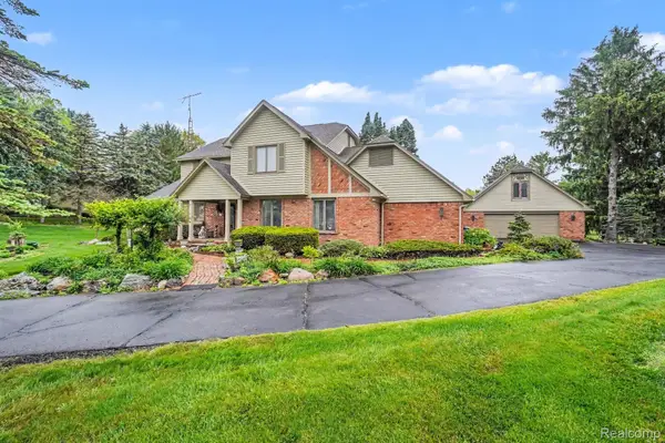 10391 Hills Lane Drive, Goodrich, MI 48438