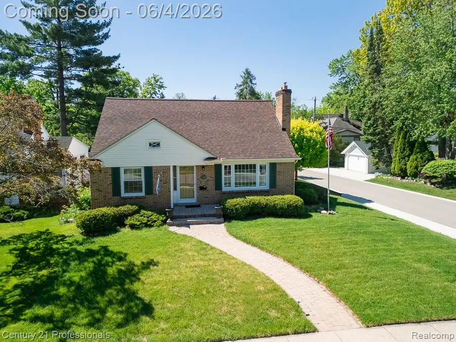 304 Highland Avenue, Rochester, MI 48307 - #2