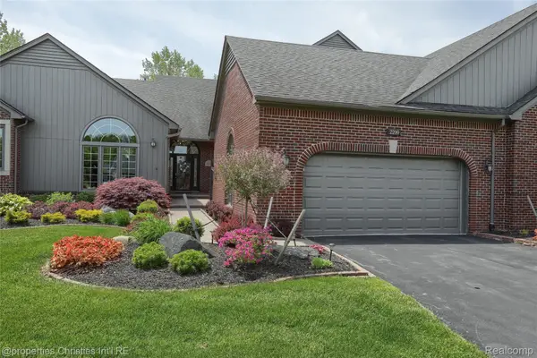 2200 Barberry Drive #7, Utica, MI 48316