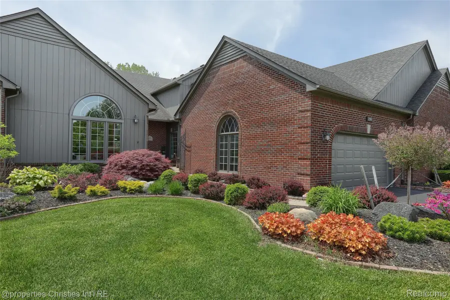 2200 Barberry Drive #7, Utica, MI 48316 - #2