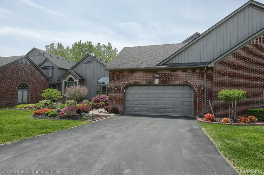 2200 Barberry Drive #7, Utica, MI 48316 - #3
