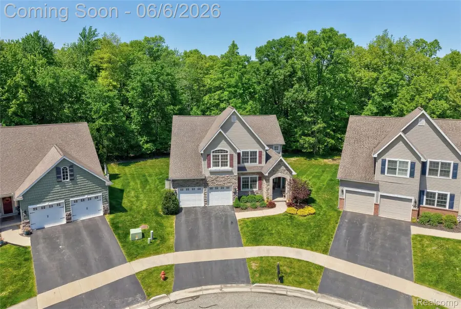 10242 Beacon Court, Grand Blanc, MI 48439 - #2