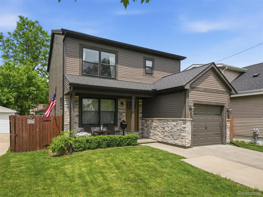 70 W Shevlin Avenue, Hazel Park, MI 48030 - #3