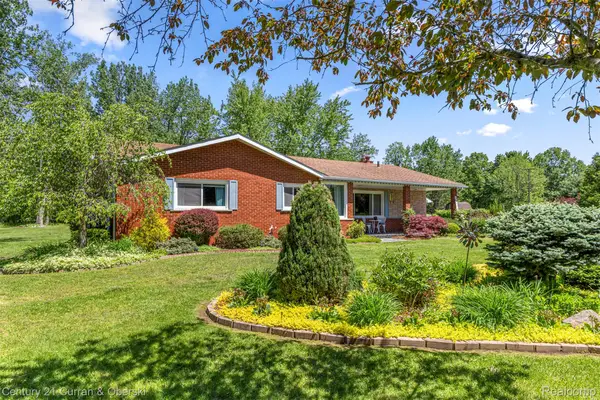38894 S Huron Road, NewBoston, MI 48164
