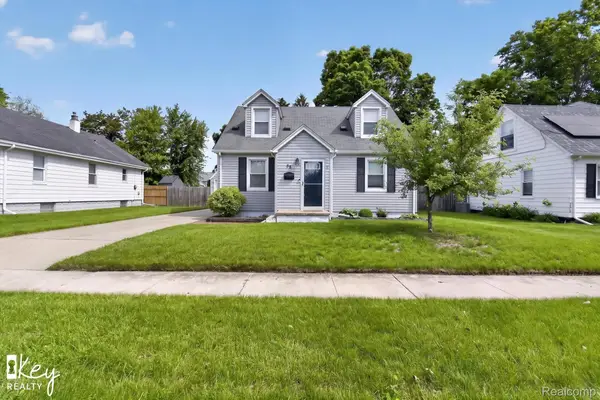 98 W Wabash Avenue, Belleville, MI 48111