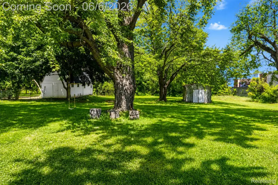 70 W Hamlin Road, Rochester Hills, MI 48307 - #2