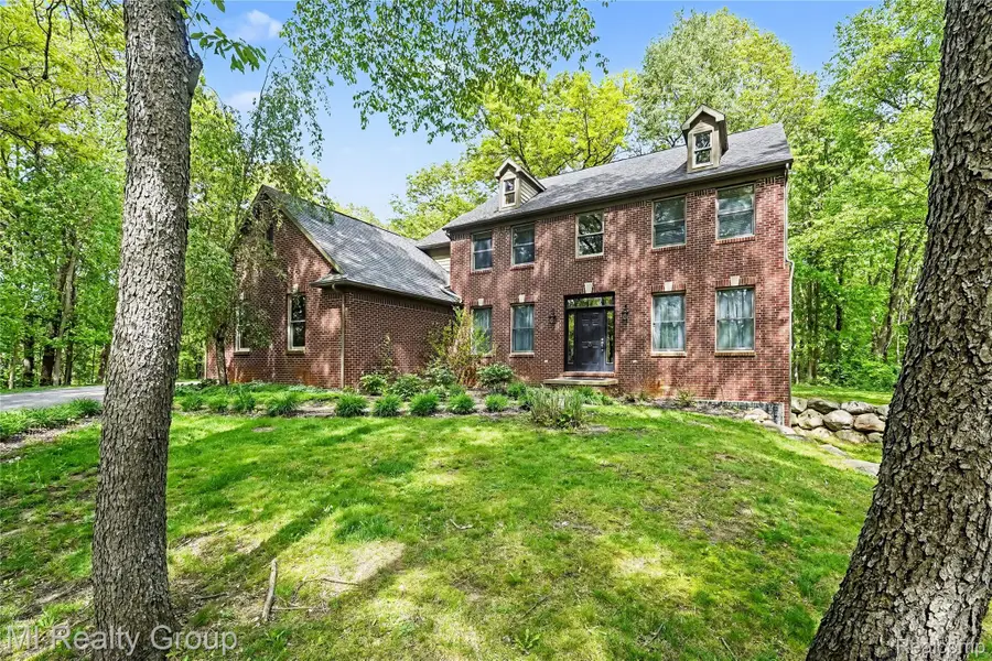 2215 High Meadows Drive, Ortonville, MI 48462 - #2