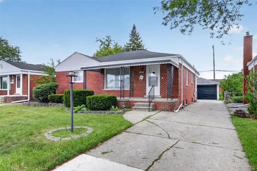 18270 Ash Avenue, Eastpointe, MI 48021 - #3