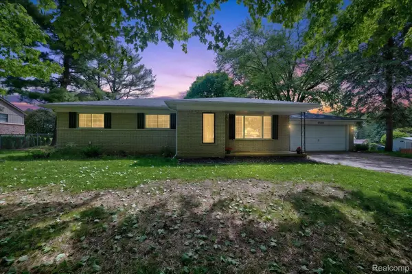 64400 Tipperary Drive, Washington, MI 48095