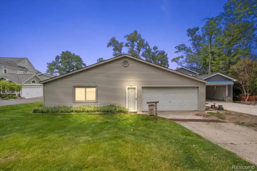 6930 Colony Drive, West Bloomfield, MI 48323 - #3