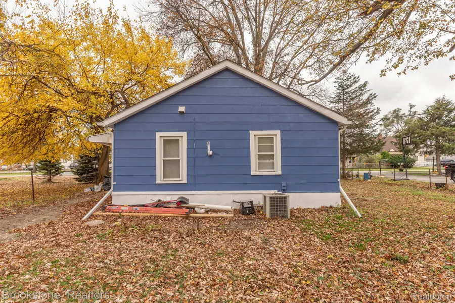 27620 Newcastle Street, Romulus, MI 48174 - #2