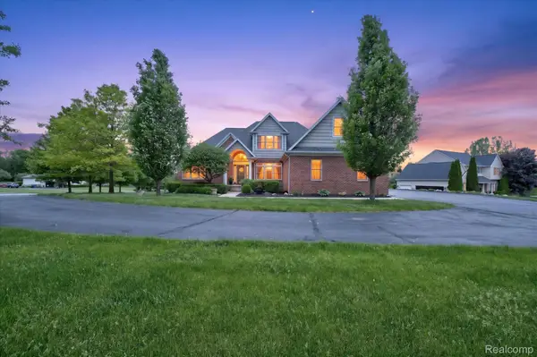 8746 N Hills Court, Howell, MI 48843