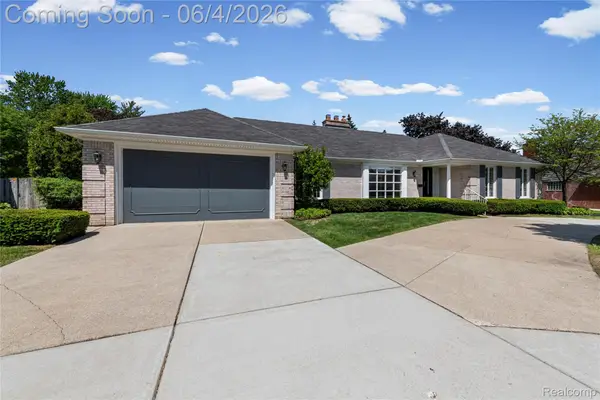 739 Ballantyne Road, GrossePointeShores, MI 48236