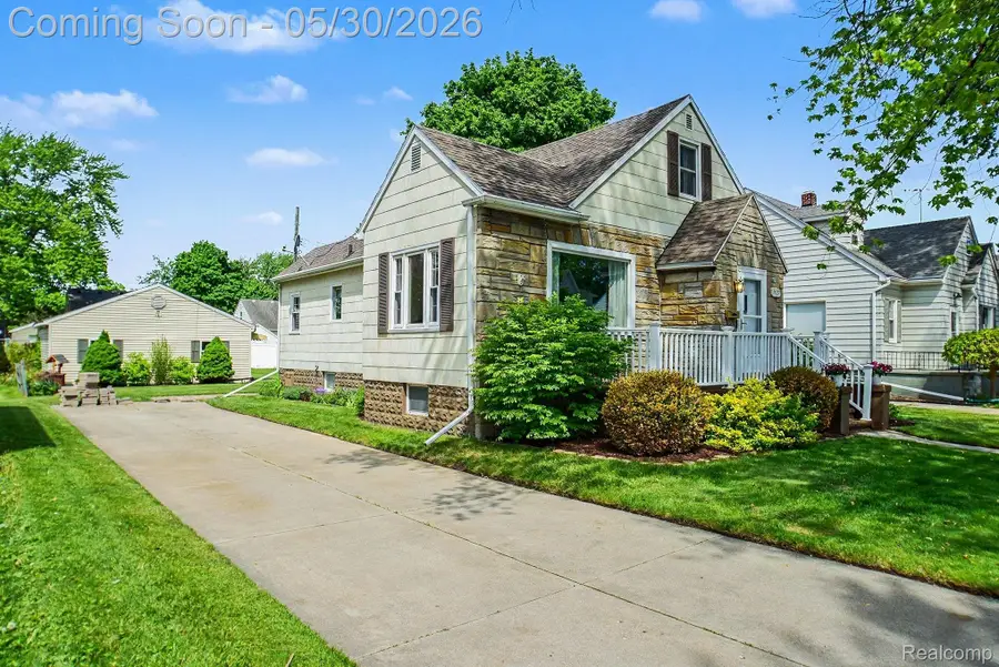 1427 21st Street, Port Huron, MI 48060 - #2