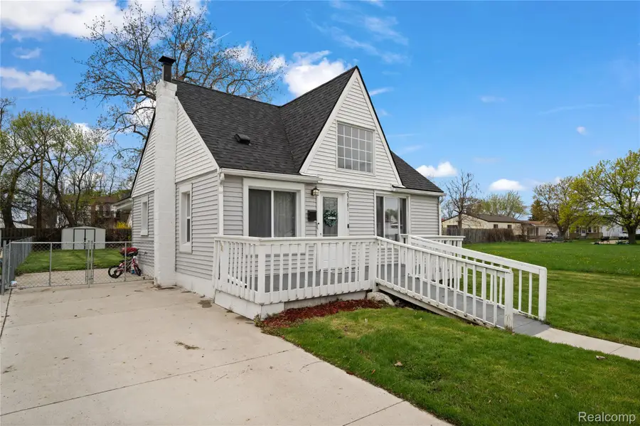 25181 Lawn Street, Roseville, MI 48066 - #3