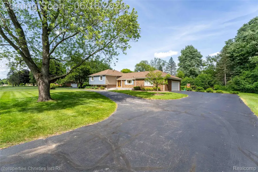 30130 Marimoor Street, Beverly Hills, MI 48025 - #2