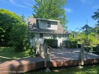 20 Crescent Lake Road, Waterford, MI 48327 - #2